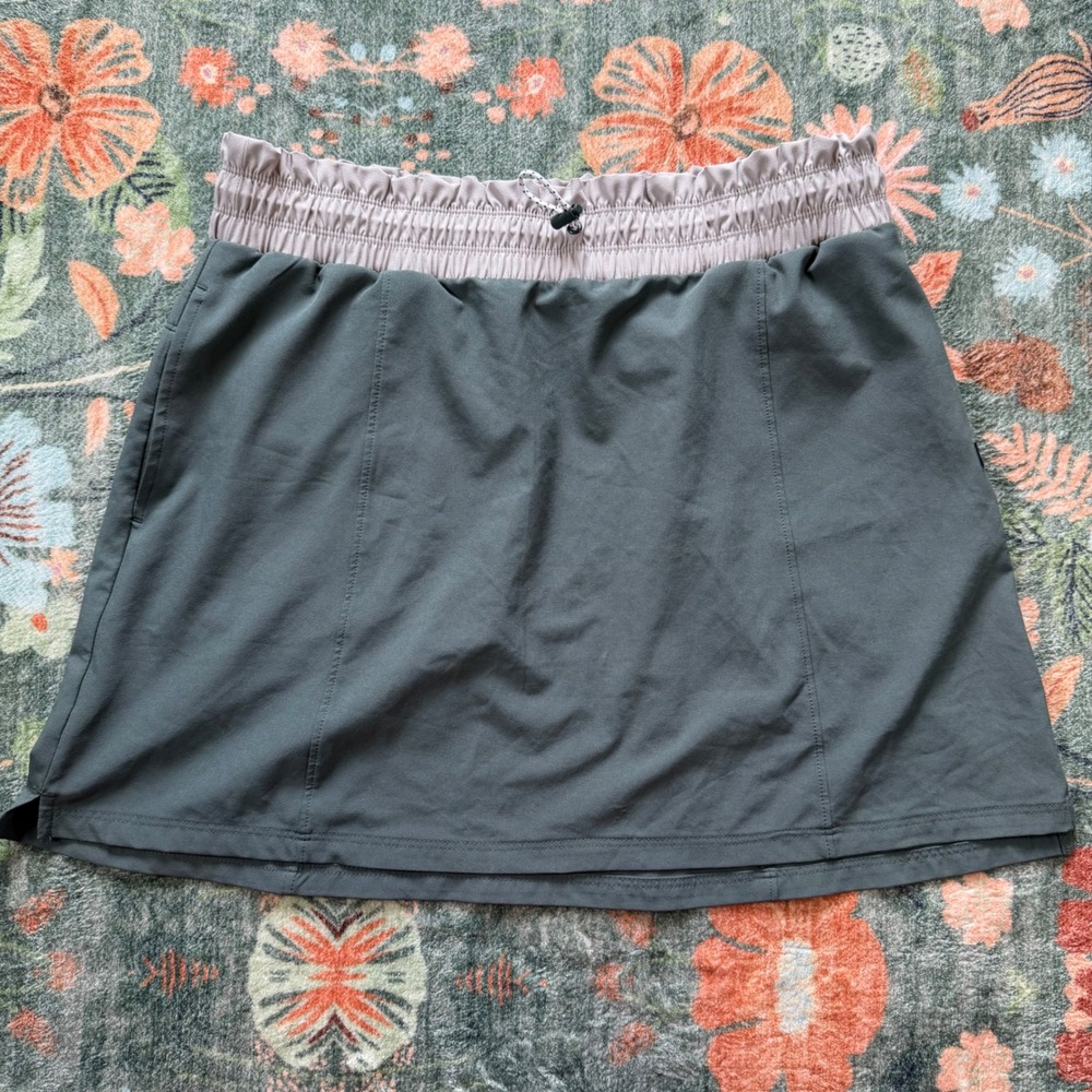 Zella Womens Green Paperbag Waist Active Skirt Pockets Size Medium NWOT